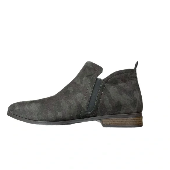 Women’s Camouflage Shoes - Picture 1 of 5